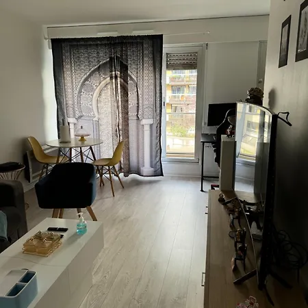 15 Vaugirard Apartment Paris